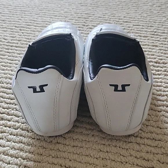 Kids Size 4 Taekwondo Shoes - Picture 3 of 7